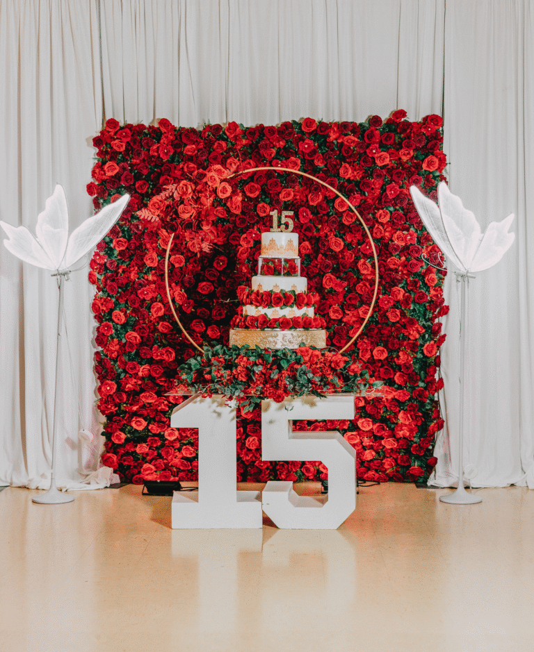 quincera_decoration_red